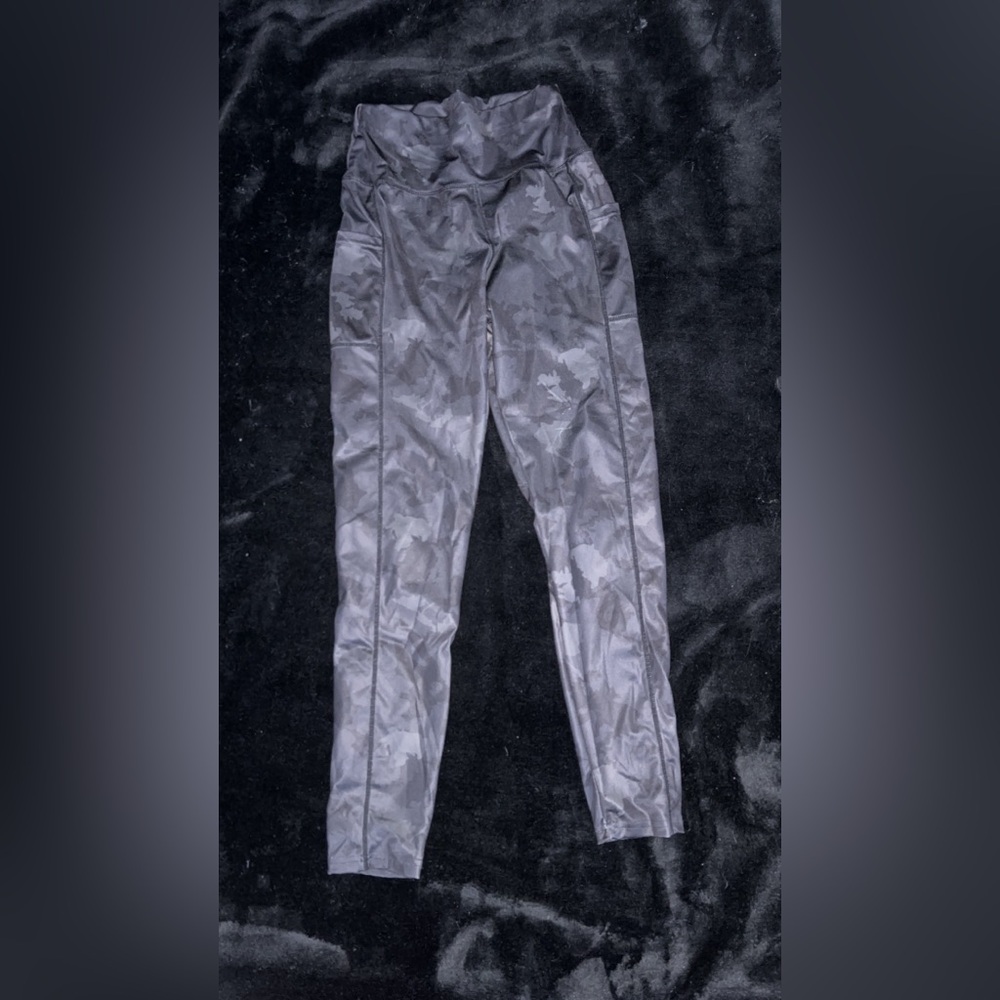 Super soft cameo leggings with pockets